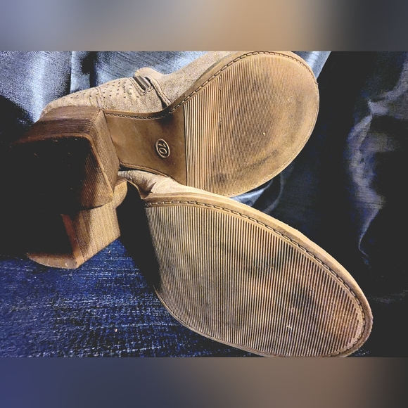 Women's 10 Tan open toe wedge sandals decorative outside zipper, inside zipper - Picture 7 of 7